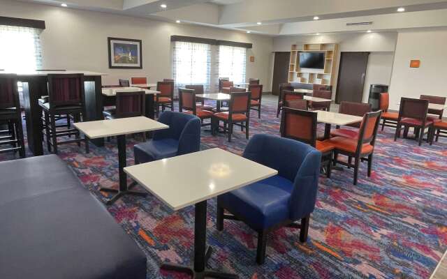 La Quinta Inn and Suites by Wyndham Schertz-San Antonio-Selma