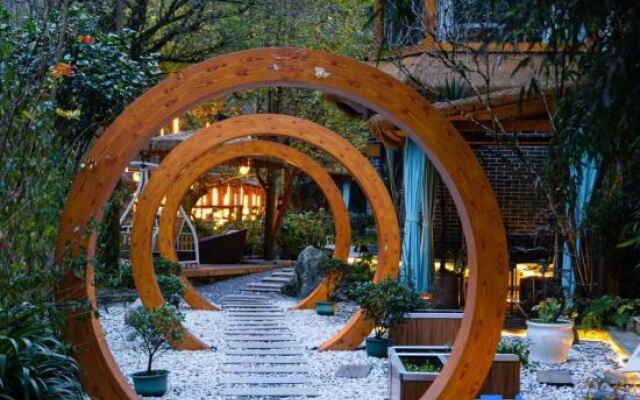 Qingcheng Banshan Guishu Villa Hot Spring Hotel