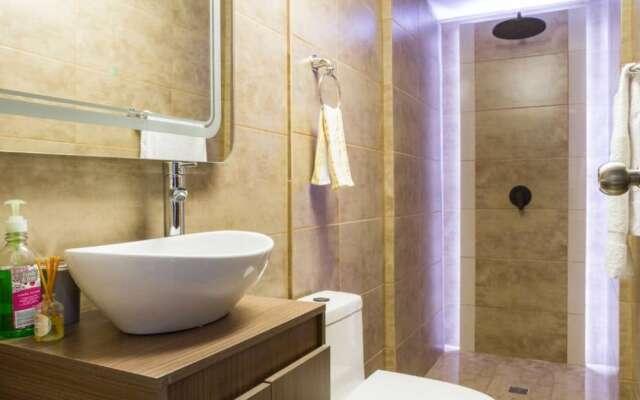 Penthouse 3rd Floor Lleras