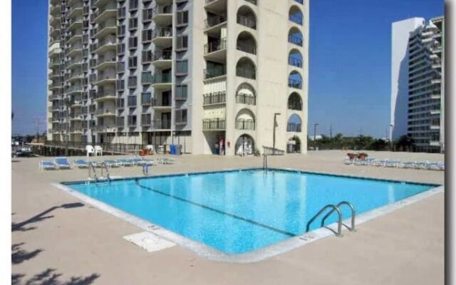 9400 1207 - 2 Br Condo