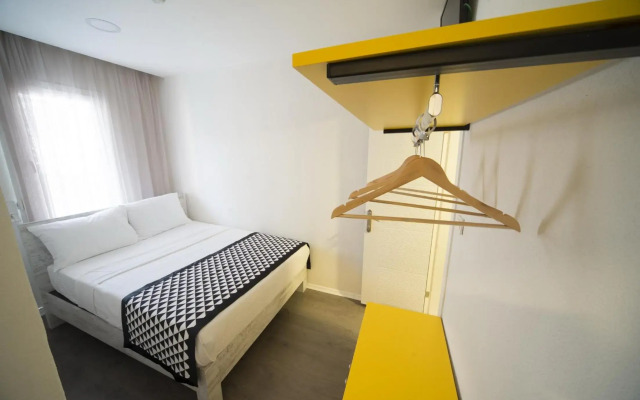Piano Hotel