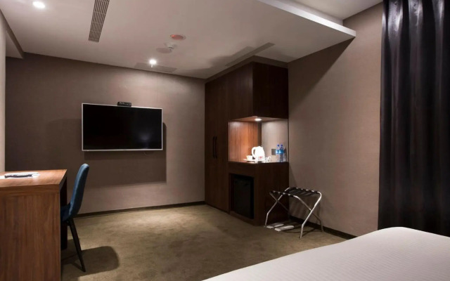 Noble Hotel