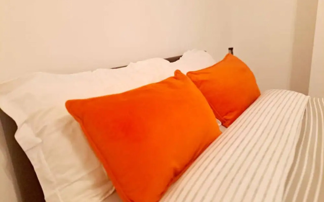 Cozy 2BR Home Pets Welcome Free Parking & Wifi