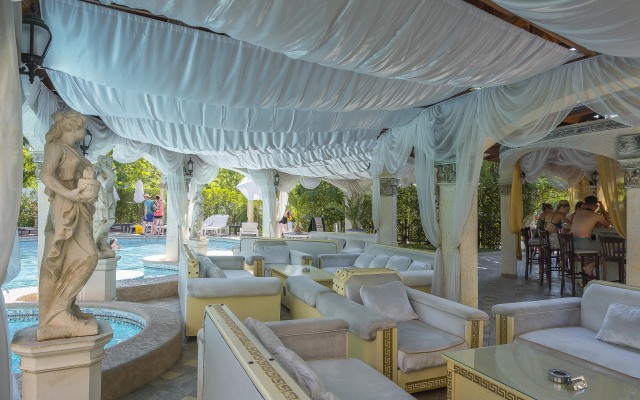Golden Pearl Hotel
