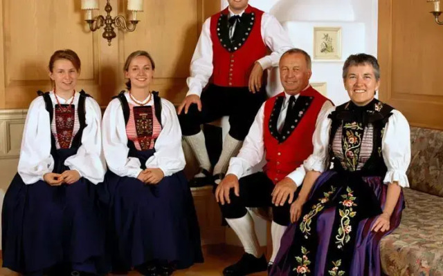 Aparthotel Tschanun Garni