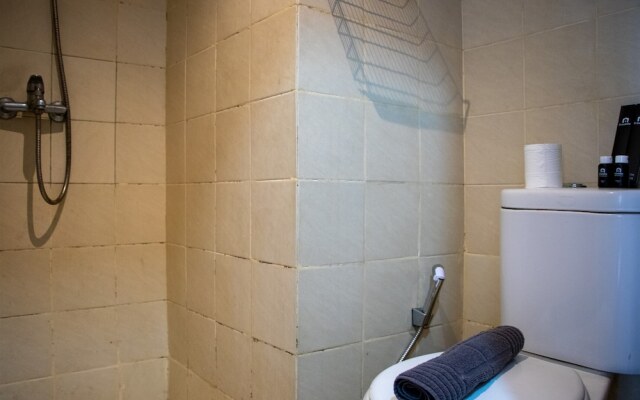 Nice And Comfort Studio Apartment At Belmont Residence Puri