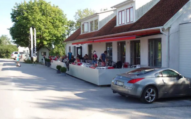 Maven Cottages & Rooms