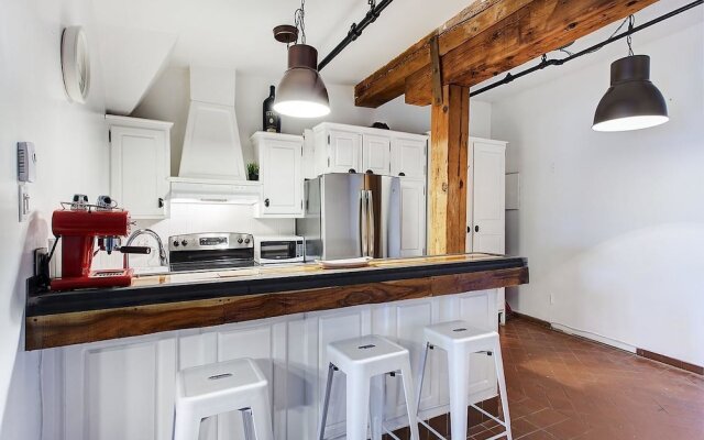 Charming Apartment on St-Paul street by Hometrotting
