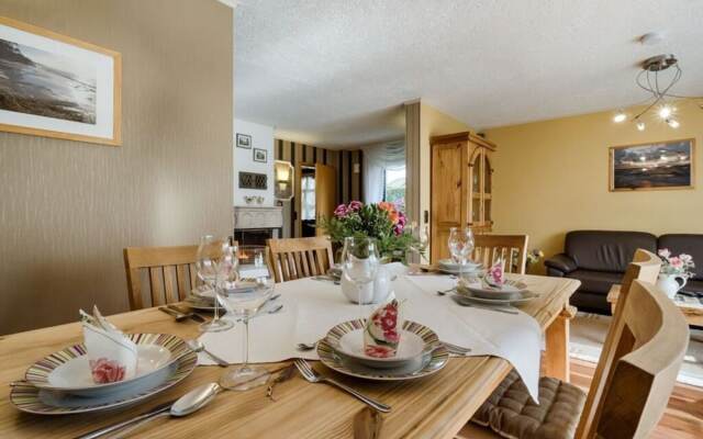 Am Rotdorn Modern Retreat