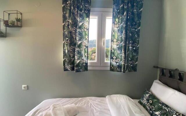 Rooftop Apartment With Garden in Ioannina