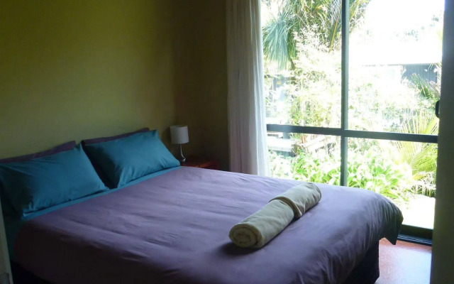 Piha Beachstay - Hostel