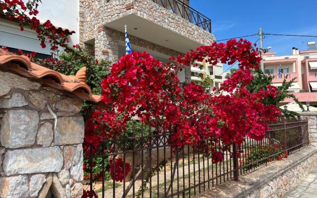 Apartment in Salamina with Garden & Sea view