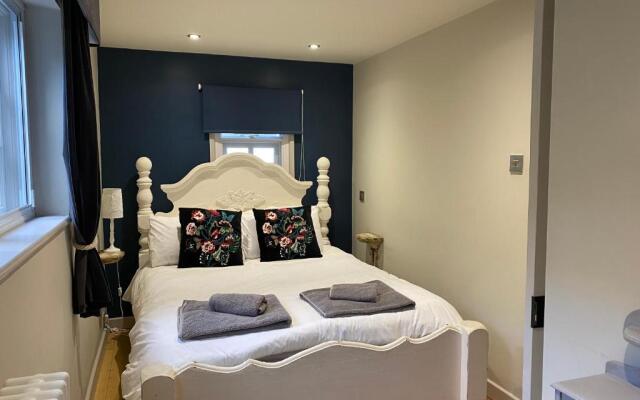 Monmouth House Apartments