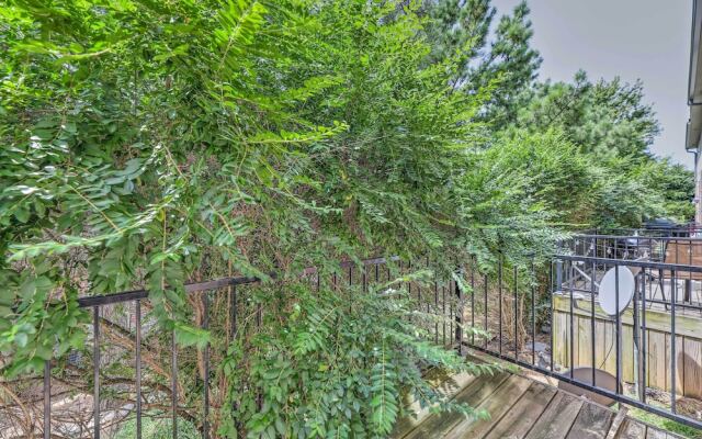 Charming Springdale Townhome ~ 5 Mi to Dtwn!