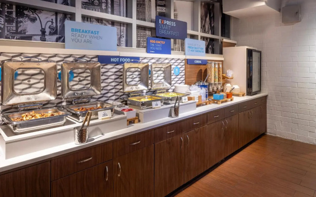 Holiday Inn Express New York City Times Square by IHG