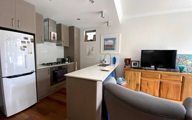 Modern 1 Bedroom Flat in North Perth