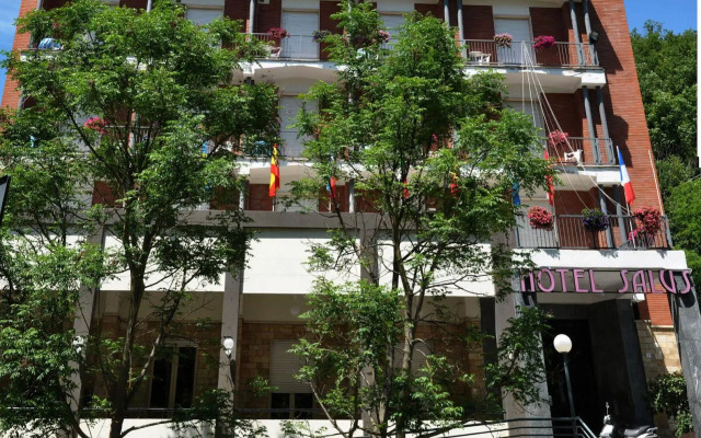 Hotel Salus