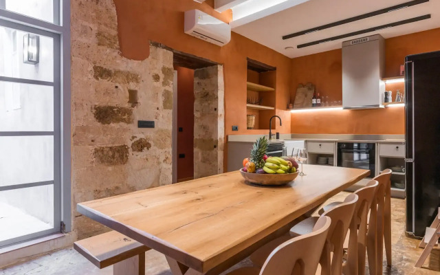 Full House Residence Chania