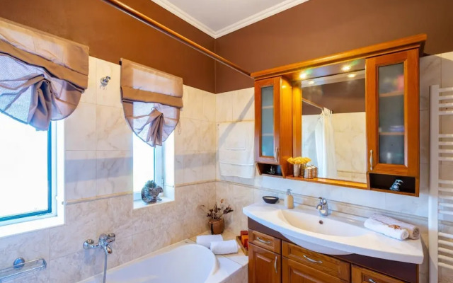 Diamond View Luxury on Your way to VAI Sitia