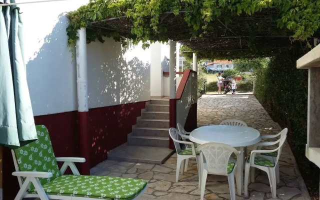 Pere - Parking and Barbecue - A2