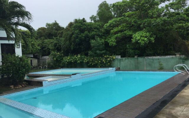 La Pernela Beachfront Resort