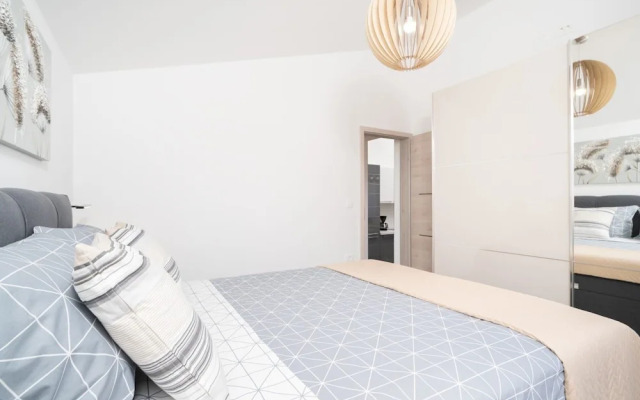 Stylish Two Bedroom Apartment in Labin