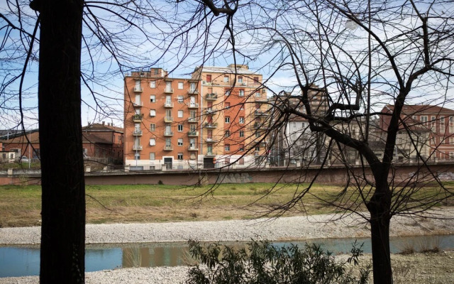 Parma Railway Station Apartment with Garage