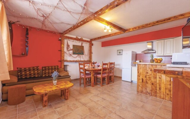 Beautiful Home in Kanica With Wifi and 2 Bedrooms