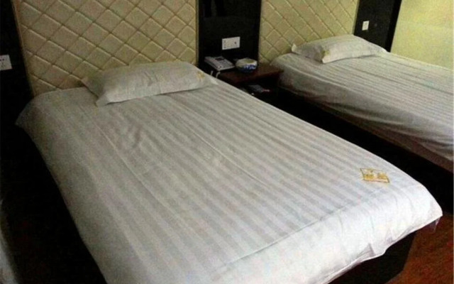 Guyuan Mingzhu Business Hotel