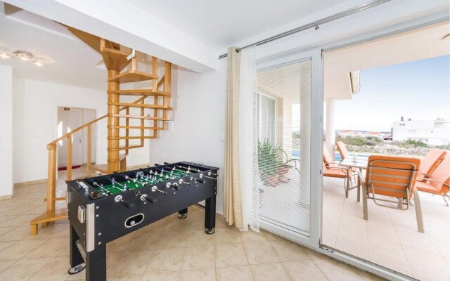 Awesome Home in Novalja With Wifi and 3 Bedrooms