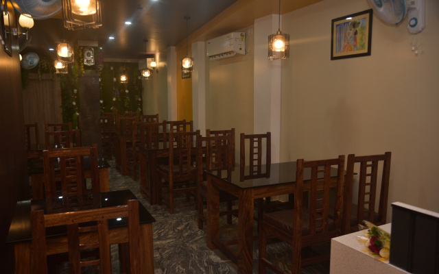 Hotel Maa International