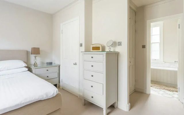 Kinnerton Street by Onefinestay
