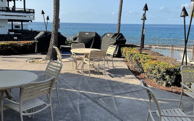 Casa De Emdeko Condo w/ Pool A/C & Ocean Views