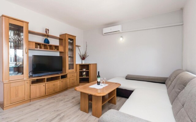 Nice Home in Povljana With Wifi and 2 Bedrooms