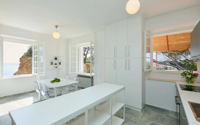 Hedera Estate, Hedera A30