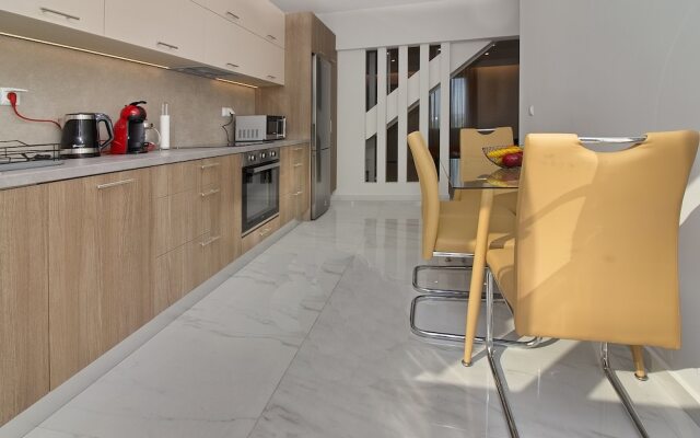 Garitsa Gem Suite