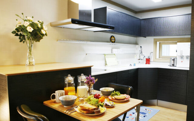 Travelers Planet Studio Type Hostel