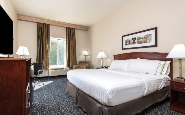 Holiday Inn Express & Suites Philadelphia - Mt. Laurel by IHG
