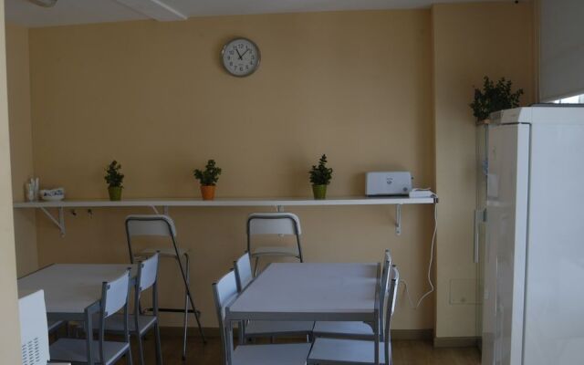 Hostel & Gym Relise - Albergue Juvenil