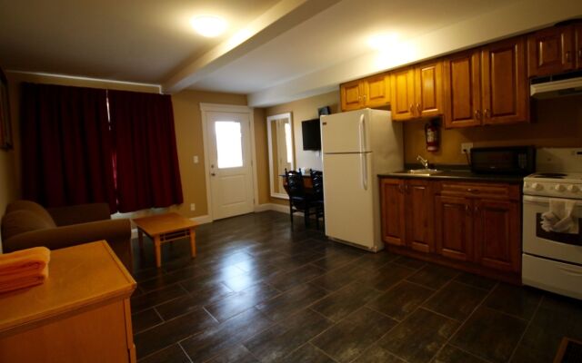 Sahara Courtyard Inn