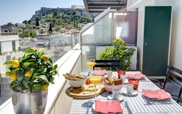 Loft apt w/ Acropolis View