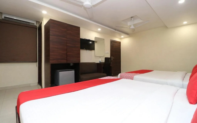 Azaad Lifestyle Hotel by OYO Rooms