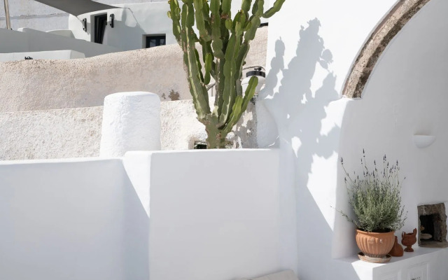 Valsamo Suites
