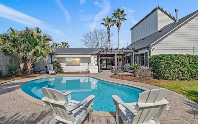 "the Beachy House" 27 Sandestin Estates