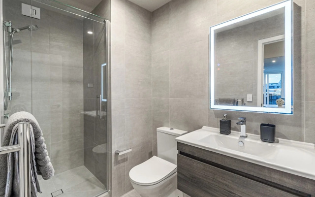 Modern 2BR Penthouse for Families by Zodiak Stays