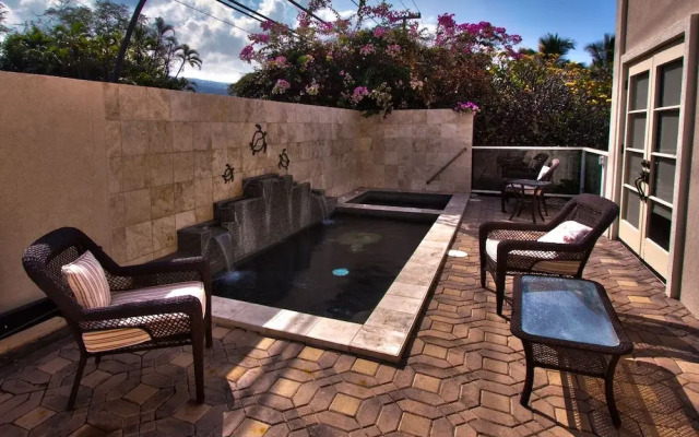 Hale Honu Oceanfront by RedAwning