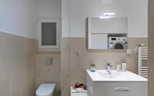 Newly Renovated Apartment in the Heart of Athens