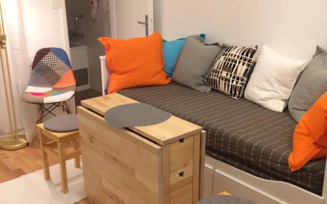 VERY CLOSE Studio Apartment