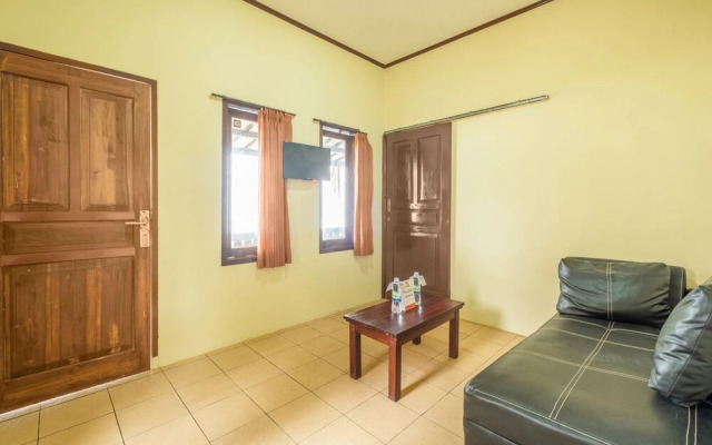 OYO 951 Cempaka Ratu Beach Resort