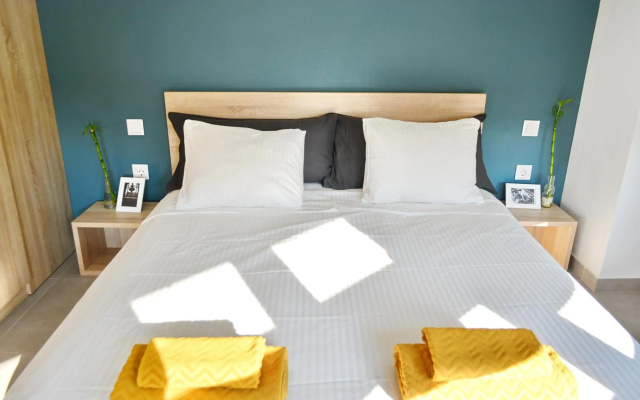 Bella Suite in the heart of the City Center, Parking